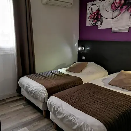Hotel L'Hotel Du Marais Romilly Centre 2*