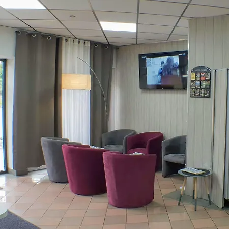 Hotel L'Hotel Du Marais Romilly Centre 2*