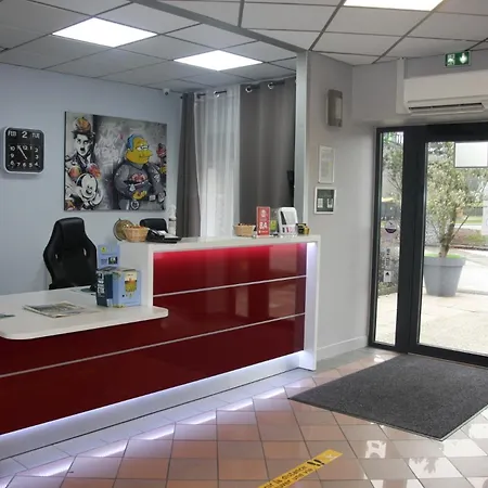Hotel L'Hotel Du Marais Romilly Centre