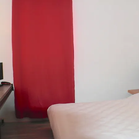 L'hotel Du Marais Centre 2* Ромийи-сюр-Сен
