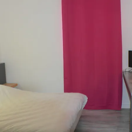 L'hotel Du Marais Centre 2* Ромийи-сюр-Сен