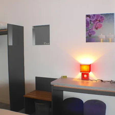 L'hotel Du Marais Centre 2* Ромийи-сюр-Сен
