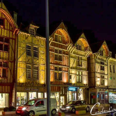 Hotel L'hôtel Du Marais Centre 2*