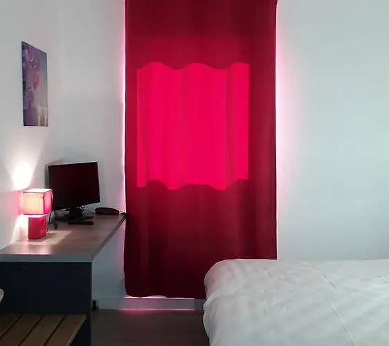 Hotel L'hotel Du Marais Centre 2*